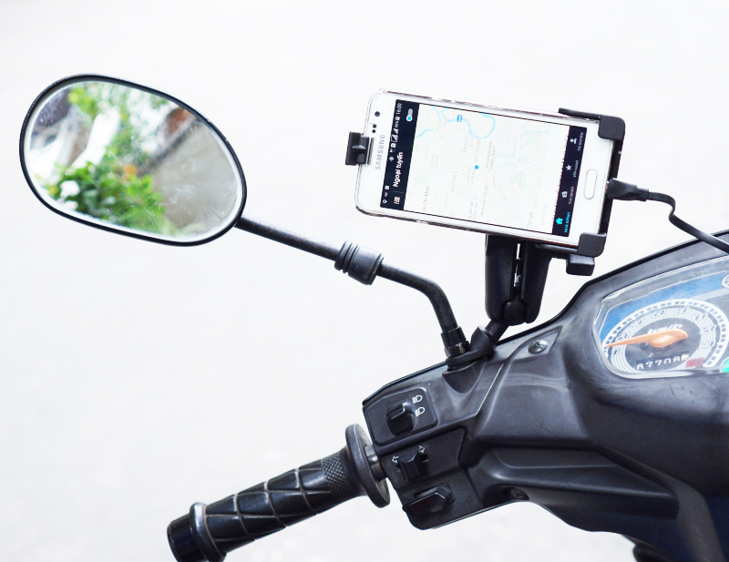 Giá đỡ điện thoại trên xe máy – moto làm bản đồ dẫn đường