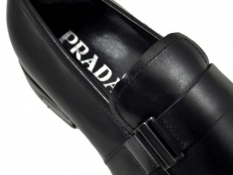 Quy trình sản xuất giày nam Prada
