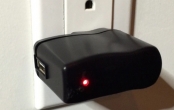 KeySweeper - thiết bị hack bàn phím Bluetooth nhỏ như cục sạc di động.
