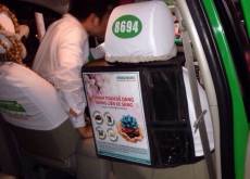 Quảng cáo sau lưng ghế taxi Mai Linh cho khách hàng ABBank