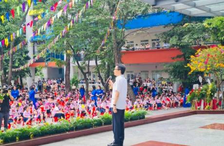 Tiểu học Trung Tự hân hoan đón chào năm học mới cùng Phó Thủ tướng Vũ Đức Đam