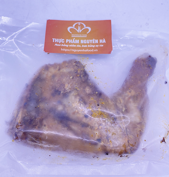 Đùi gà nướng tiêu CP – Roasted chicken whole leg