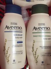 Sữa tắm Aveeno nổi tiếng về chăm sóc cho da, giúp da hết khô và ngứa.